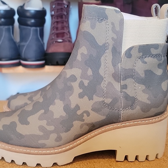 women's *new* camouflage, size 9 cloth booties - Picture 5 of 6